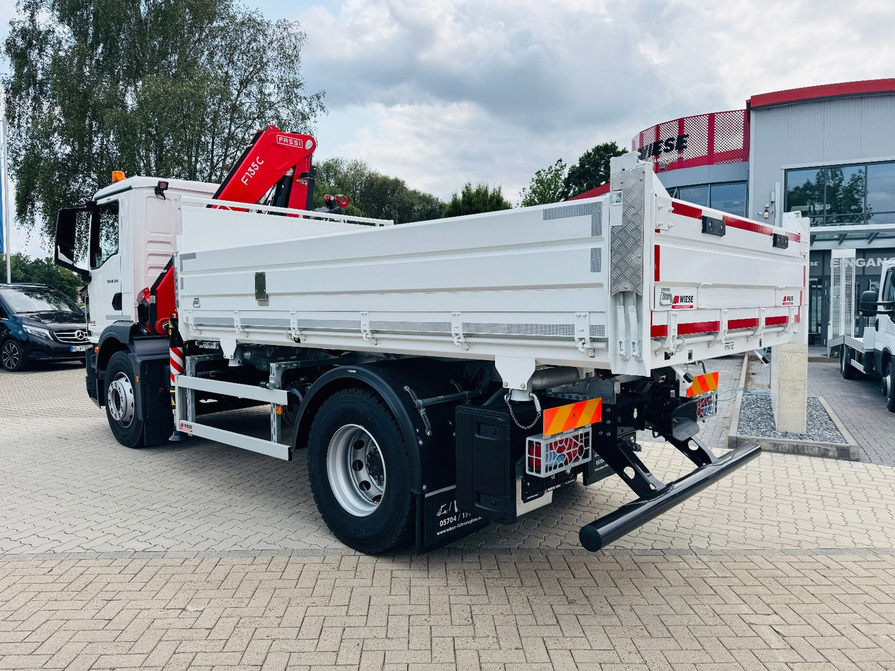 MAN 18.320 4x2 mit Fassi Ladekran Sofort Verfügbar - Kipper vrachtwagen, Kraanwagen: afbeelding 4 MAN 18.320 4x2 mit Fassi Ladekran Sofort Verfügbar - Kipper vrachtwagen, Kraanwagen: afbeelding 4