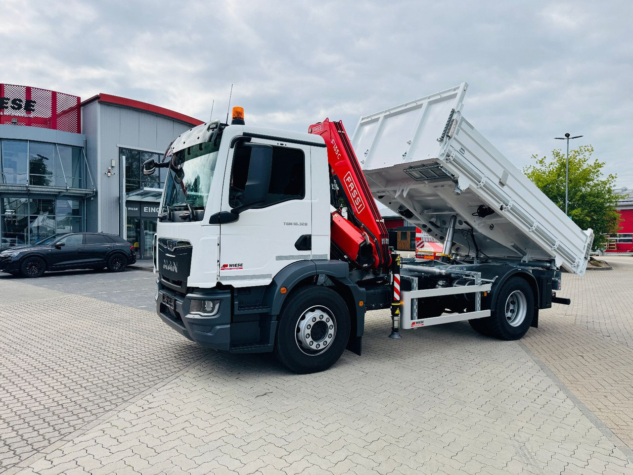 MAN 18.320 4x2 mit Fassi Ladekran Sofort Verfügbar - Kipper vrachtwagen, Kraanwagen: afbeelding 1 MAN 18.320 4x2 mit Fassi Ladekran Sofort Verfügbar - Kipper vrachtwagen, Kraanwagen: afbeelding 1