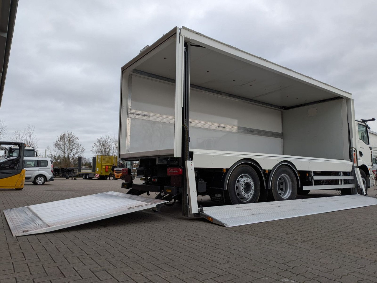 MAN TGM 26.320 6x2/4 Getränkefahrzeug Wingliner LBW - Bakwagen: afbeelding 2 MAN TGM 26.320 6x2/4 Getränkefahrzeug Wingliner LBW - Bakwagen: afbeelding 2