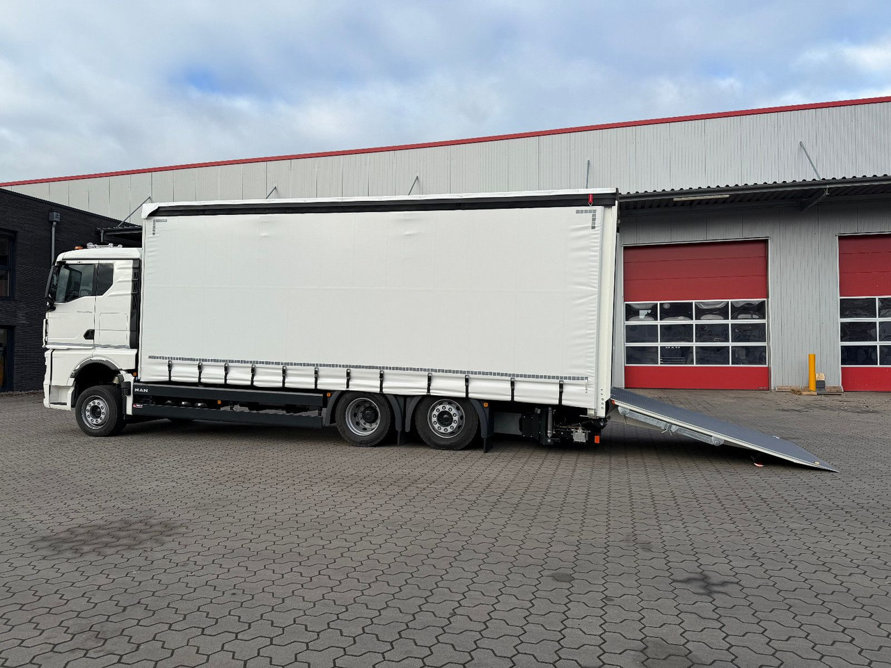 MAN TGX 26.440 6x2 LL Schwerlast Ladebordwand/Rampe - Bergingsvoertuig: afbeelding 2 MAN TGX 26.440 6x2 LL Schwerlast Ladebordwand/Rampe - Bergingsvoertuig: afbeelding 2