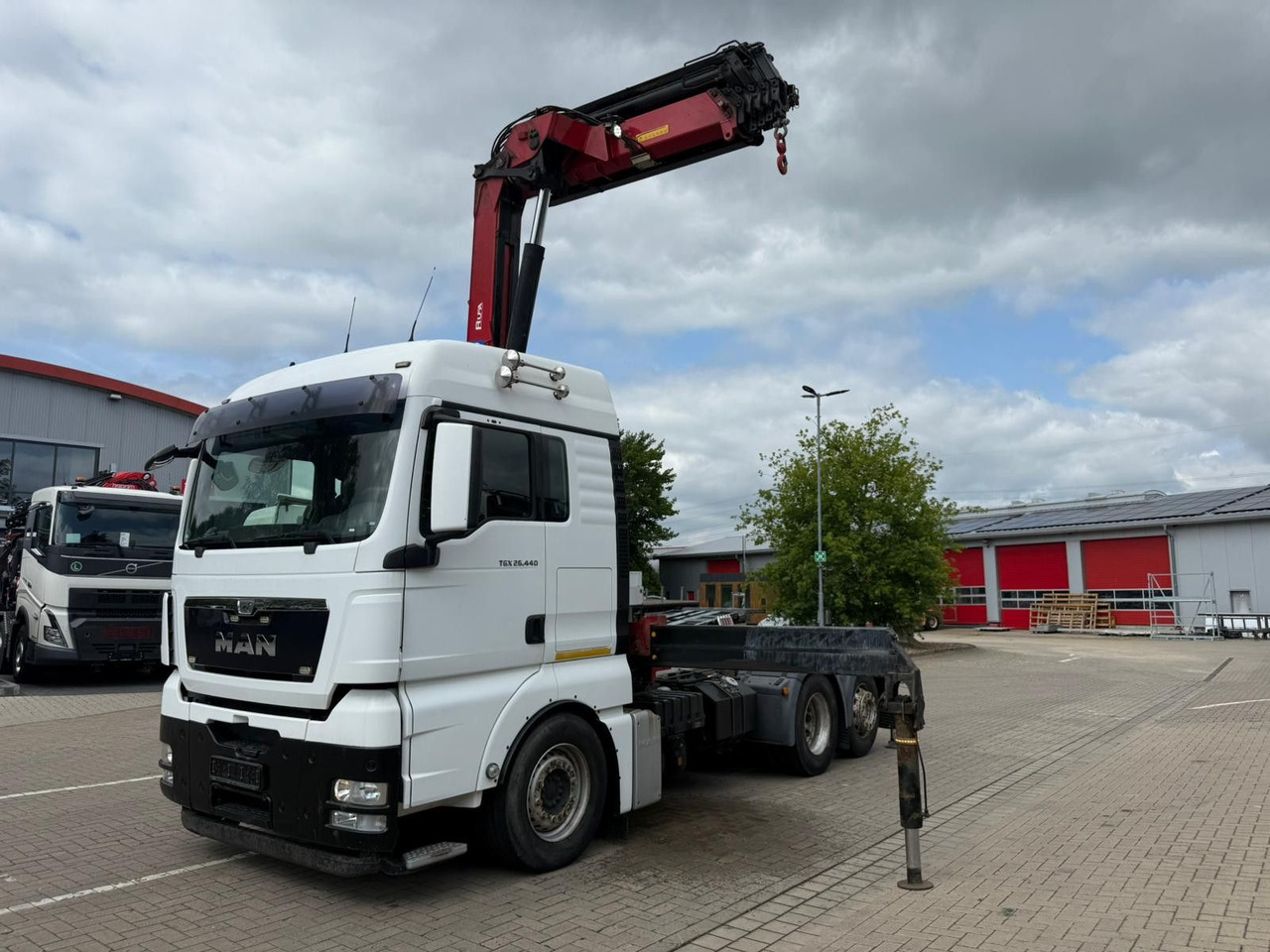 MAN TGX 26.440 6x2 mit HMF 3000-5 Kran TÜV NEU - Kraanwagen: afbeelding 1 MAN TGX 26.440 6x2 mit HMF 3000-5 Kran TÜV NEU - Kraanwagen: afbeelding 1