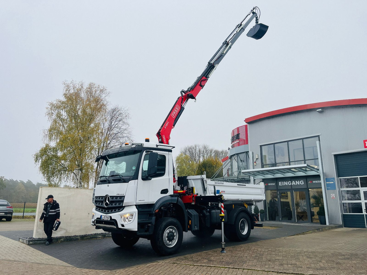 Mercedes-Benz Arocs 1835 4x4 Meiller Fassi F135 Kran Kipper - Kipper vrachtwagen, Kraanwagen: afbeelding 3 Mercedes-Benz Arocs 1835 4x4 Meiller Fassi F135 Kran Kipper - Kipper vrachtwagen, Kraanwagen: afbeelding 3