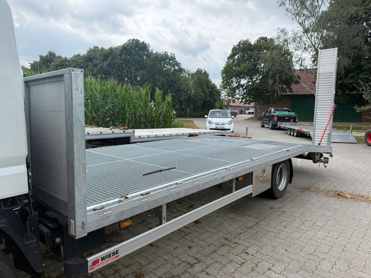 Mitsubishi Fuso Canter 7C18 Arbeitsbühnentransporter - Bestelwagen open laadbak: afbeelding 4 Mitsubishi Fuso Canter 7C18 Arbeitsbühnentransporter - Bestelwagen open laadbak: afbeelding 4