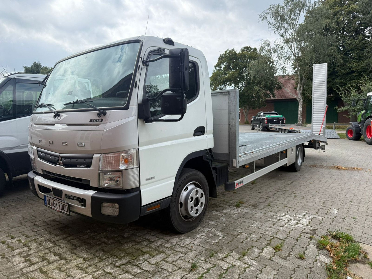 Mitsubishi Fuso Canter 7C18 Arbeitsbühnentransporter - Autovrachtwagen vrachtwagen: afbeelding 1 Mitsubishi Fuso Canter 7C18 Arbeitsbühnentransporter - Autovrachtwagen vrachtwagen: afbeelding 1