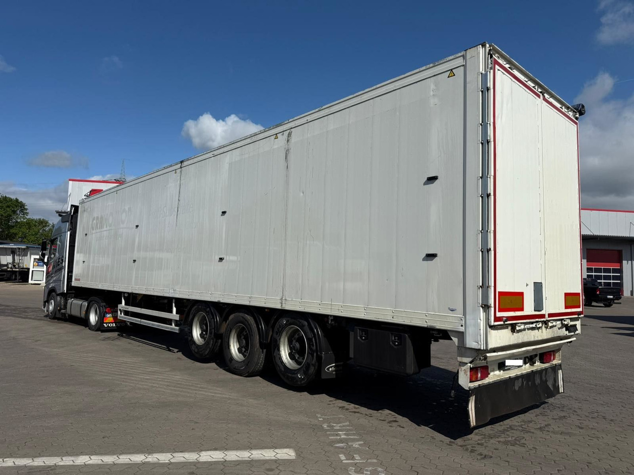 Reisch Schubboden 92m³ 1+3 Achse liftbar TÜV Neu - Schuifvloer oplegger: afbeelding 4 Reisch Schubboden 92m³ 1+3 Achse liftbar TÜV Neu - Schuifvloer oplegger: afbeelding 4