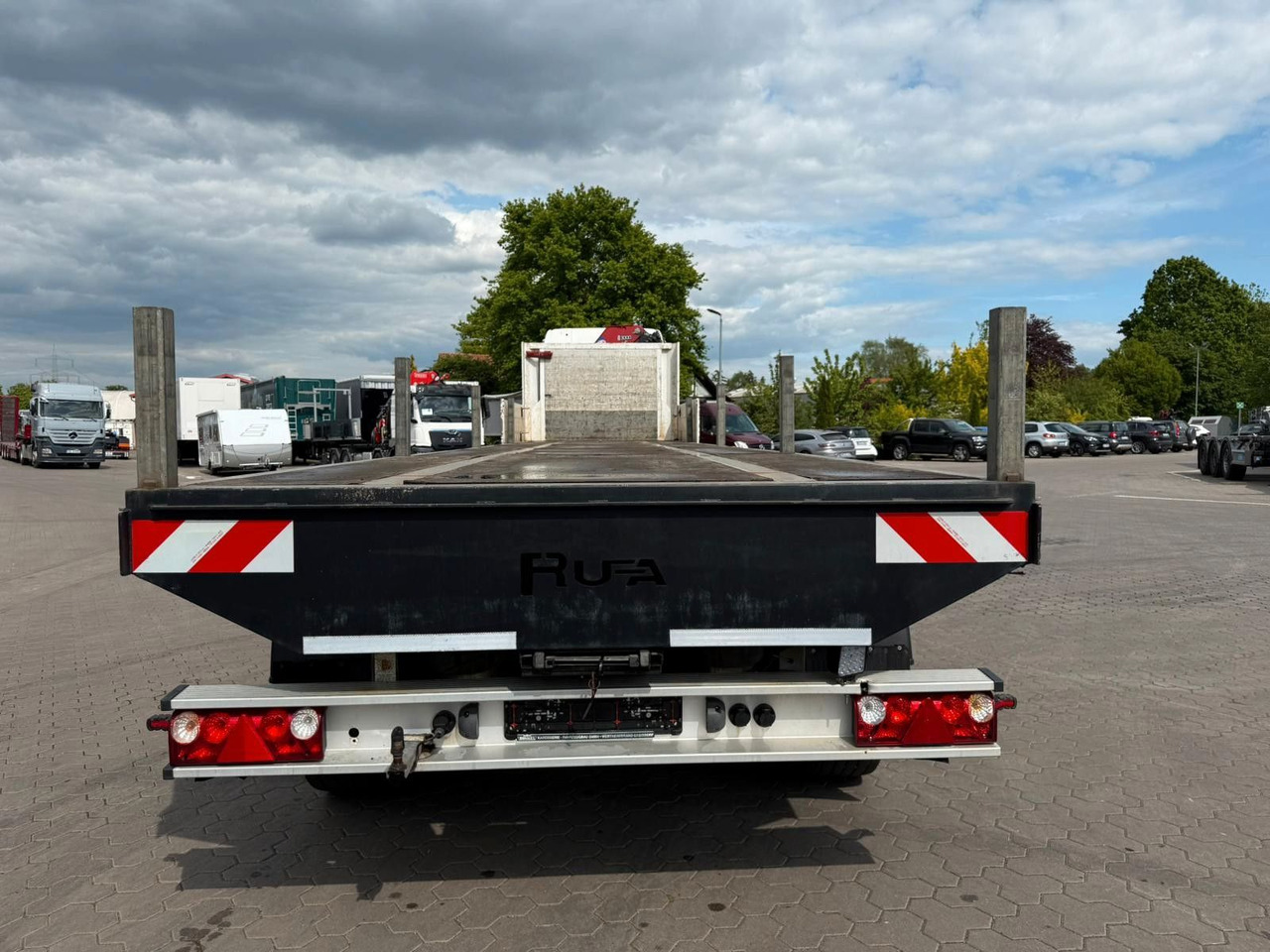 Rufa 2-Achs Plattform Auflieger Zwangsgelenkt - Open bak met boorden oplegger: afbeelding 4 Rufa 2-Achs Plattform Auflieger Zwangsgelenkt - Open bak met boorden oplegger: afbeelding 4