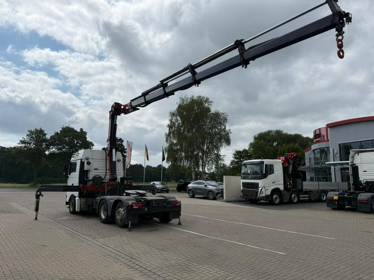MAN TGX 26.440 6x2 mit HMF 3000-5 Kran TÜV NEU - Trekker: afbeelding 4 MAN TGX 26.440 6x2 mit HMF 3000-5 Kran TÜV NEU - Trekker: afbeelding 4