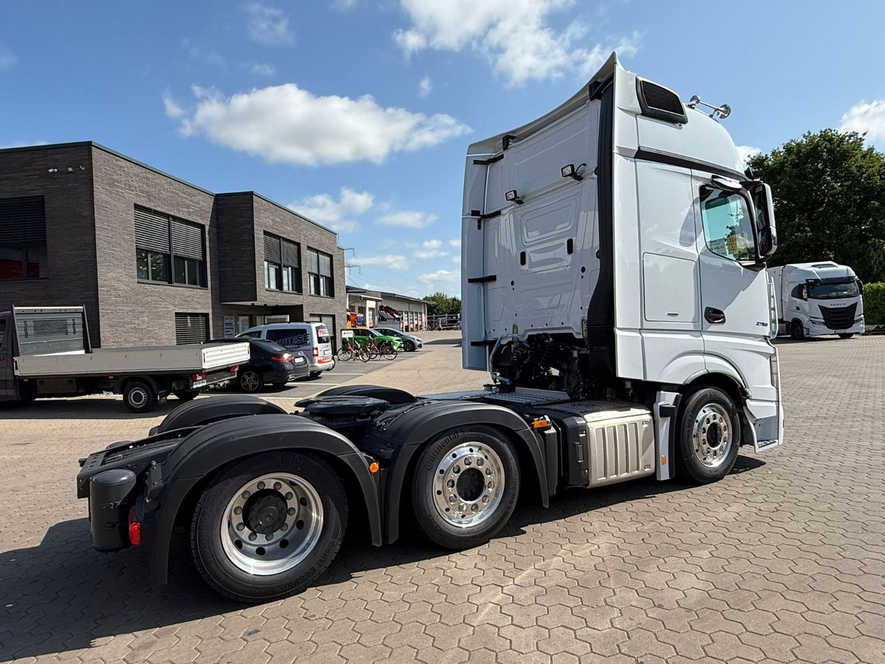 Mercedes-Benz Actros 2753 GigaSpace L 6x2 Lowliner TrendLine - Trekker: afbeelding 5 Mercedes-Benz Actros 2753 GigaSpace L 6x2 Lowliner TrendLine - Trekker: afbeelding 5