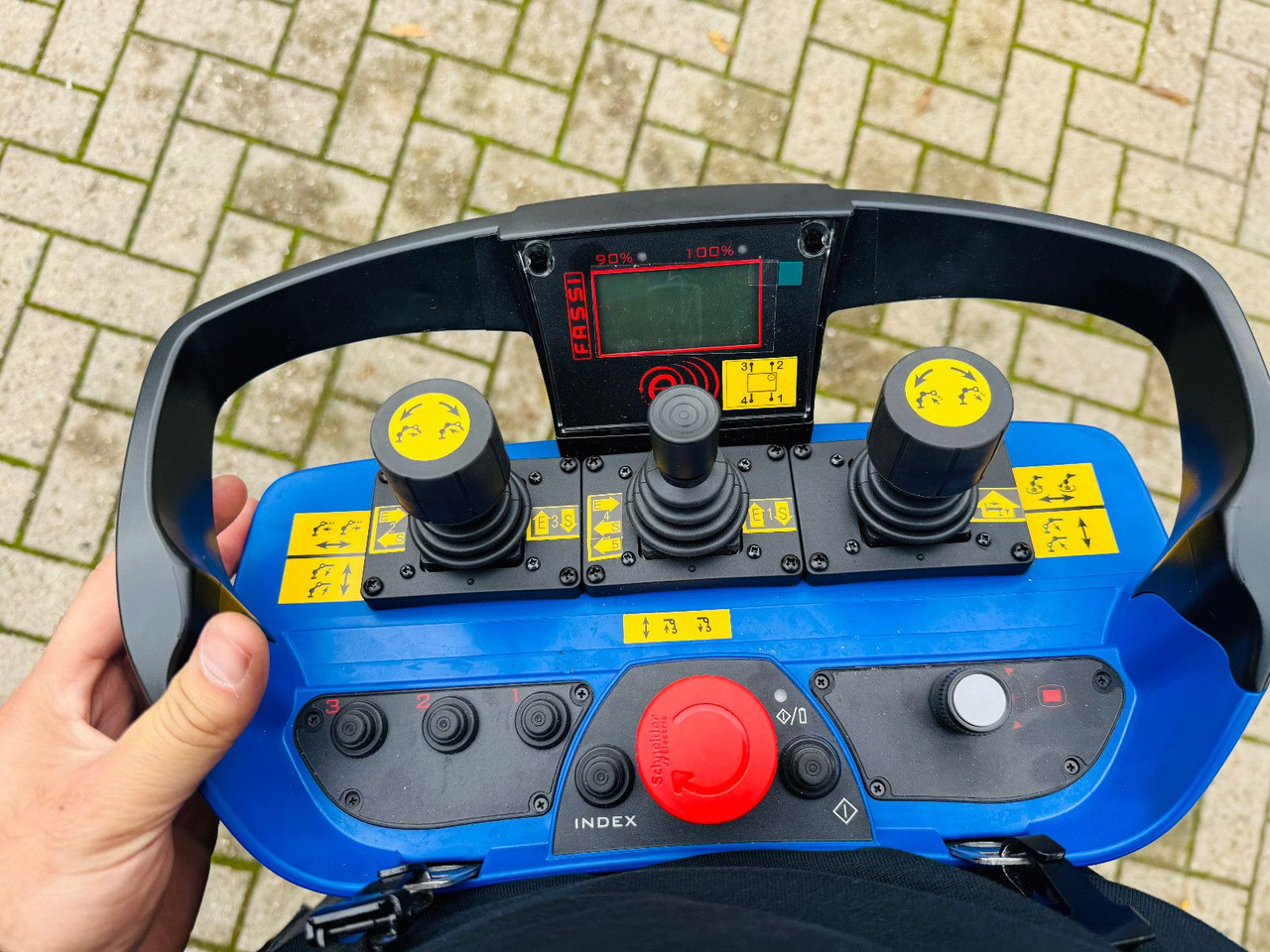 Volvo FH 500 8x4 Kran F820 RA2.27 Jib & Winde Sofort - Trekker: afbeelding 4 Volvo FH 500 8x4 Kran F820 RA2.27 Jib & Winde Sofort - Trekker: afbeelding 4