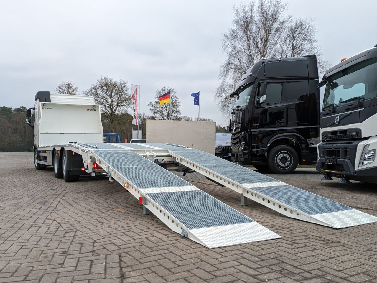 Volvo FH 420 Maschinentransporter mit Rampen - Vrachtwagen met open laadbak: afbeelding 2 Volvo FH 420 Maschinentransporter mit Rampen - Vrachtwagen met open laadbak: afbeelding 2