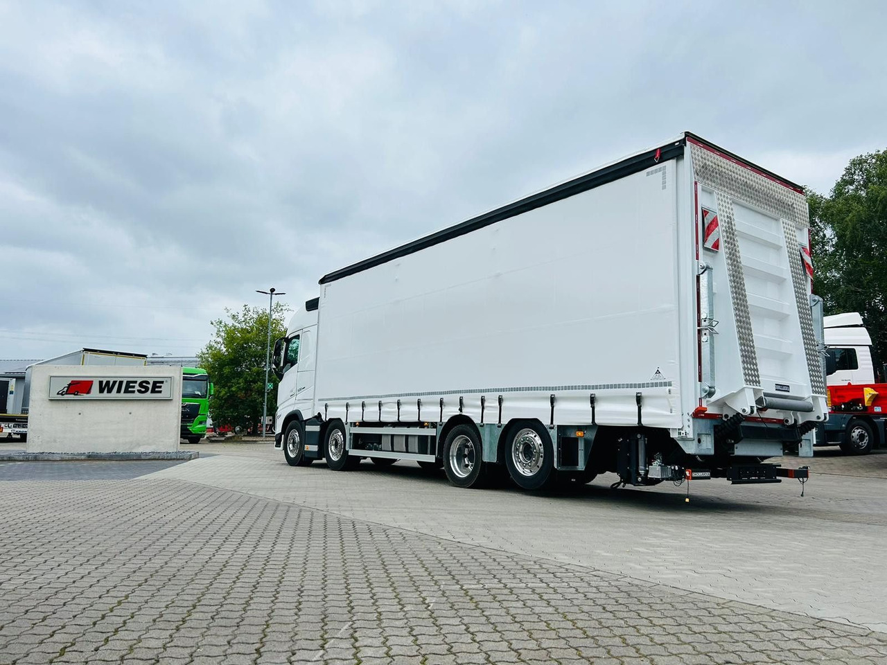 Volvo FH 500 8x2 Arbeitsbühnen Transporter LBW 9t - Bergingsvoertuig: afbeelding 1 Volvo FH 500 8x2 Arbeitsbühnen Transporter LBW 9t - Bergingsvoertuig: afbeelding 1