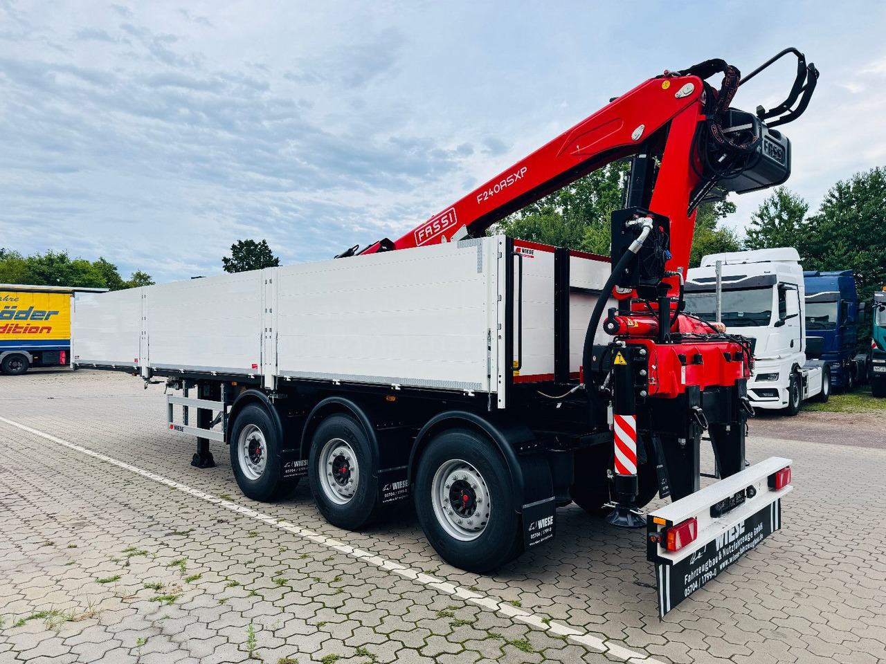 Wiese Baustoffauflieger - Heckkran Kran Fassi - Open bak met boorden oplegger: afbeelding 1 Wiese Baustoffauflieger - Heckkran Kran Fassi - Open bak met boorden oplegger: afbeelding 1