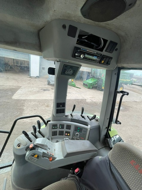 Claas Arion 640 - Tractor: afbeelding 2 Claas Arion 640 - Tractor: afbeelding 2
