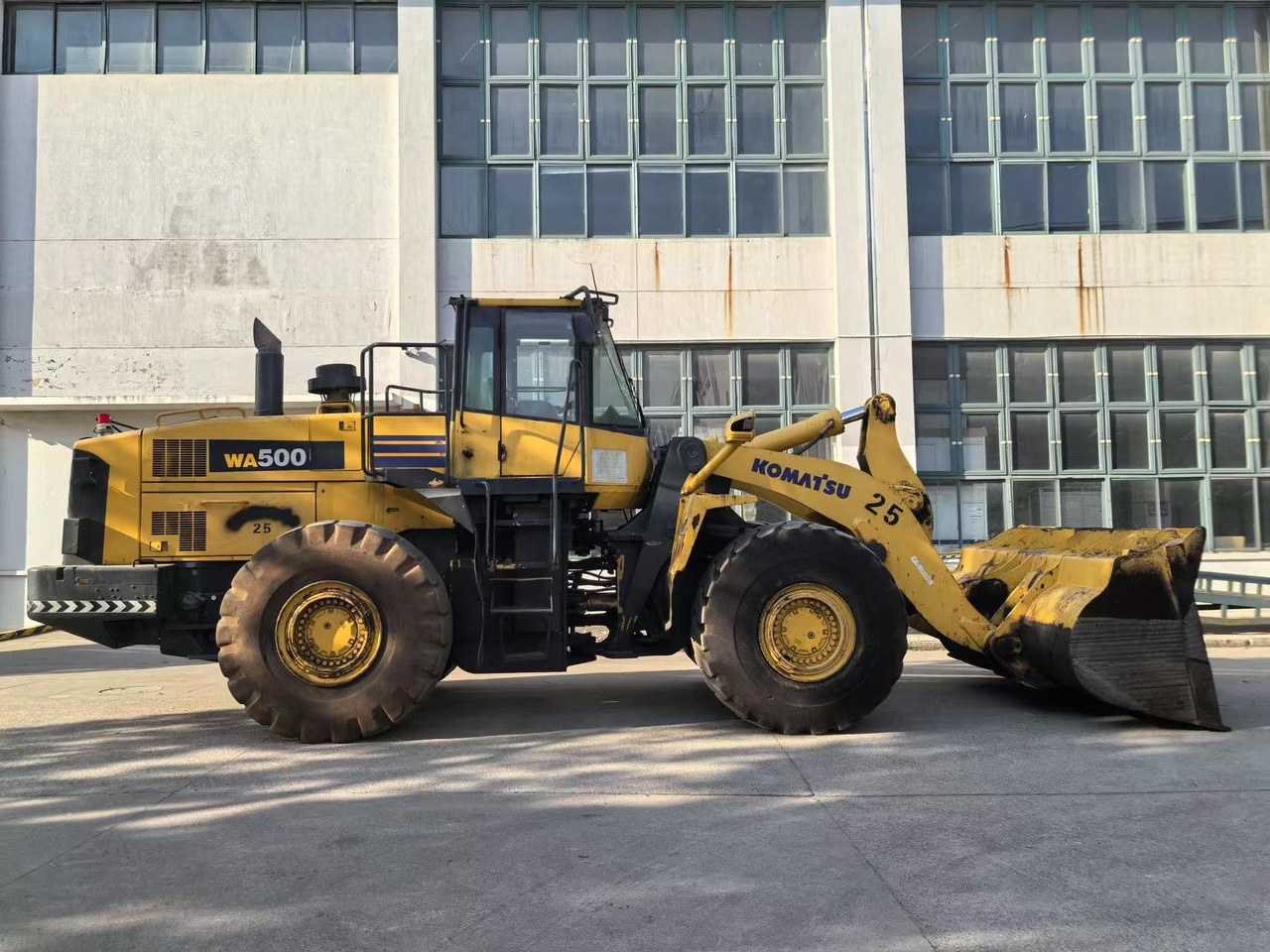 KOMATSU WA500-6 - Bouwmachine: afbeelding 1 KOMATSU WA500-6 - Bouwmachine: afbeelding 1