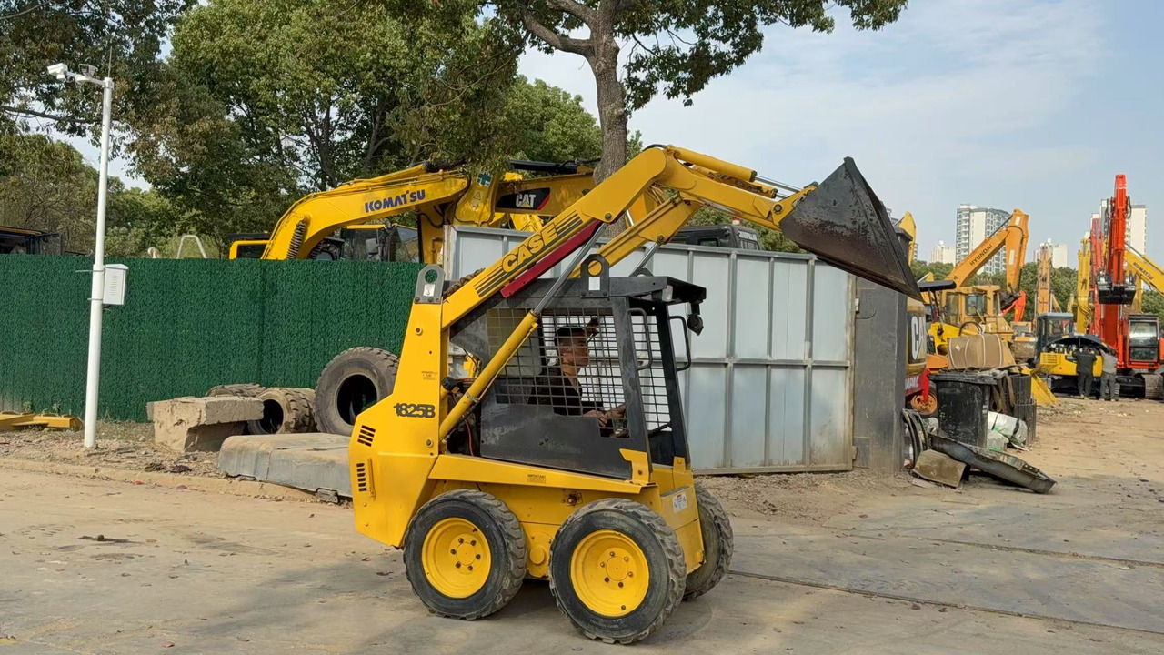 CASE 1825 - Schranklader: afbeelding 2 CASE 1825 - Schranklader: afbeelding 2