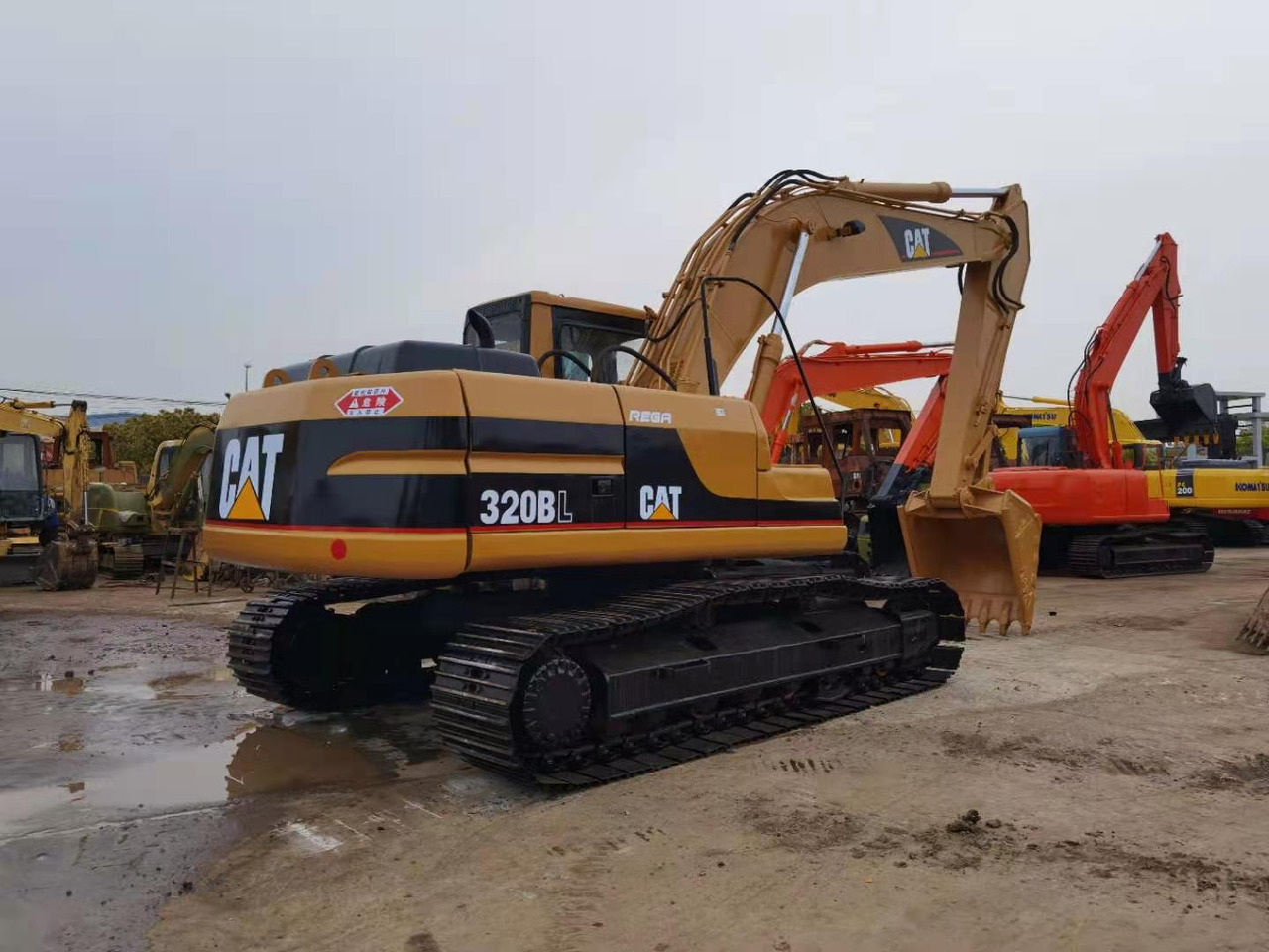 CATERPILLAR 320B - Rupsgraafmachine: afbeelding 1 CATERPILLAR 320B - Rupsgraafmachine: afbeelding 1
