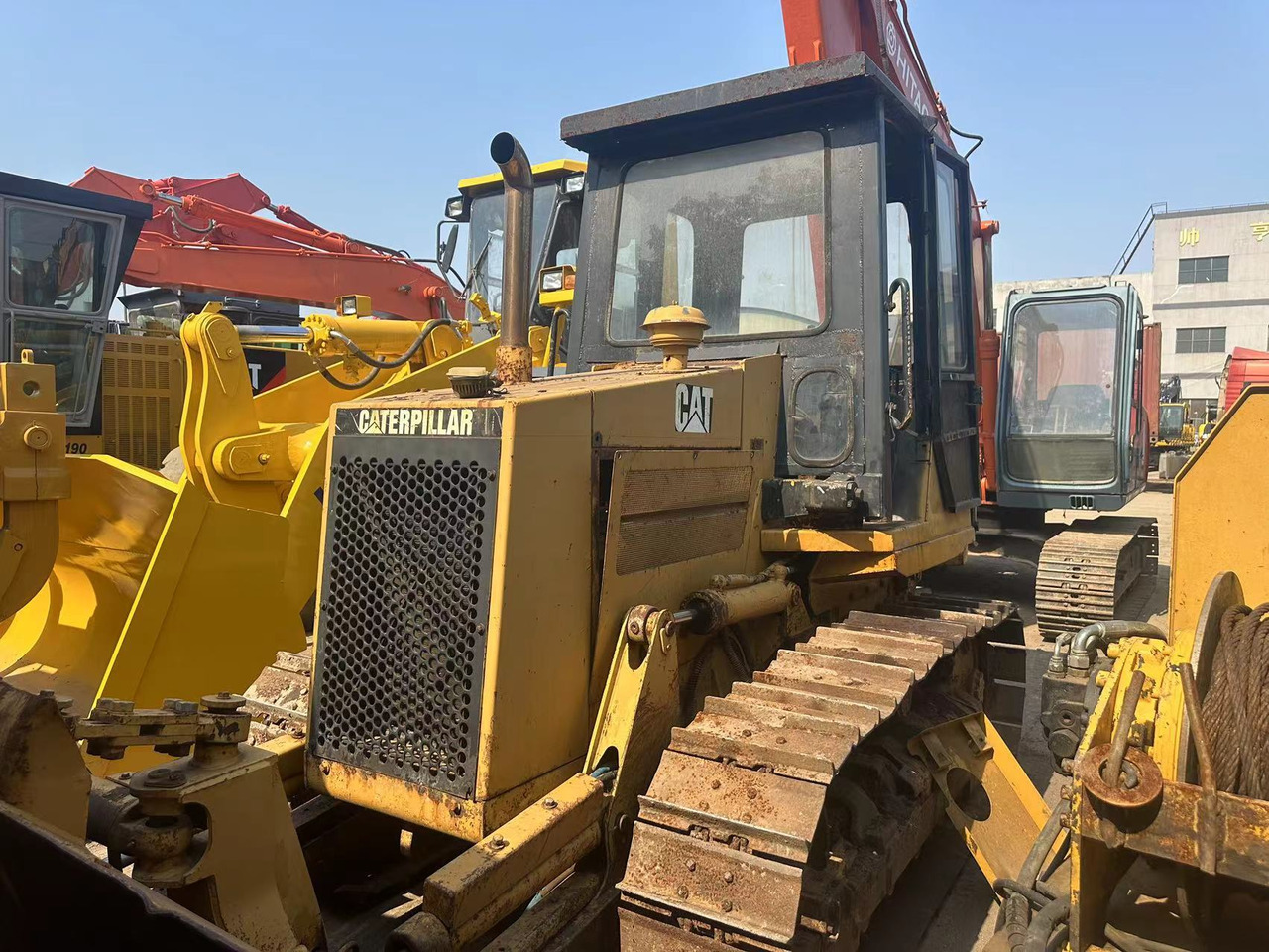 CATERPILLAR D4C - Bulldozer: afbeelding 3 CATERPILLAR D4C - Bulldozer: afbeelding 3