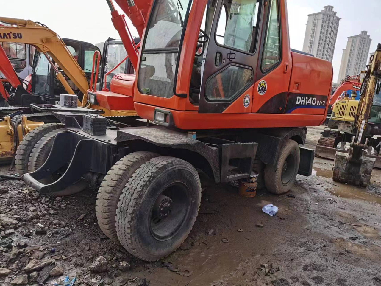 DOOSAN DH140W-7 - Mobiele graafmachine: afbeelding 4 DOOSAN DH140W-7 - Mobiele graafmachine: afbeelding 4