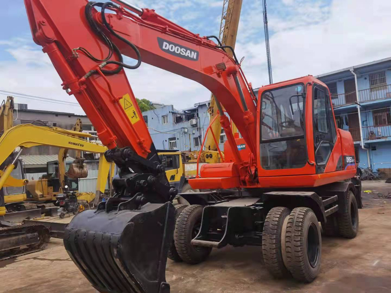 DOOSAN DH150W-7 - Mobiele graafmachine: afbeelding 3 DOOSAN DH150W-7 - Mobiele graafmachine: afbeelding 3