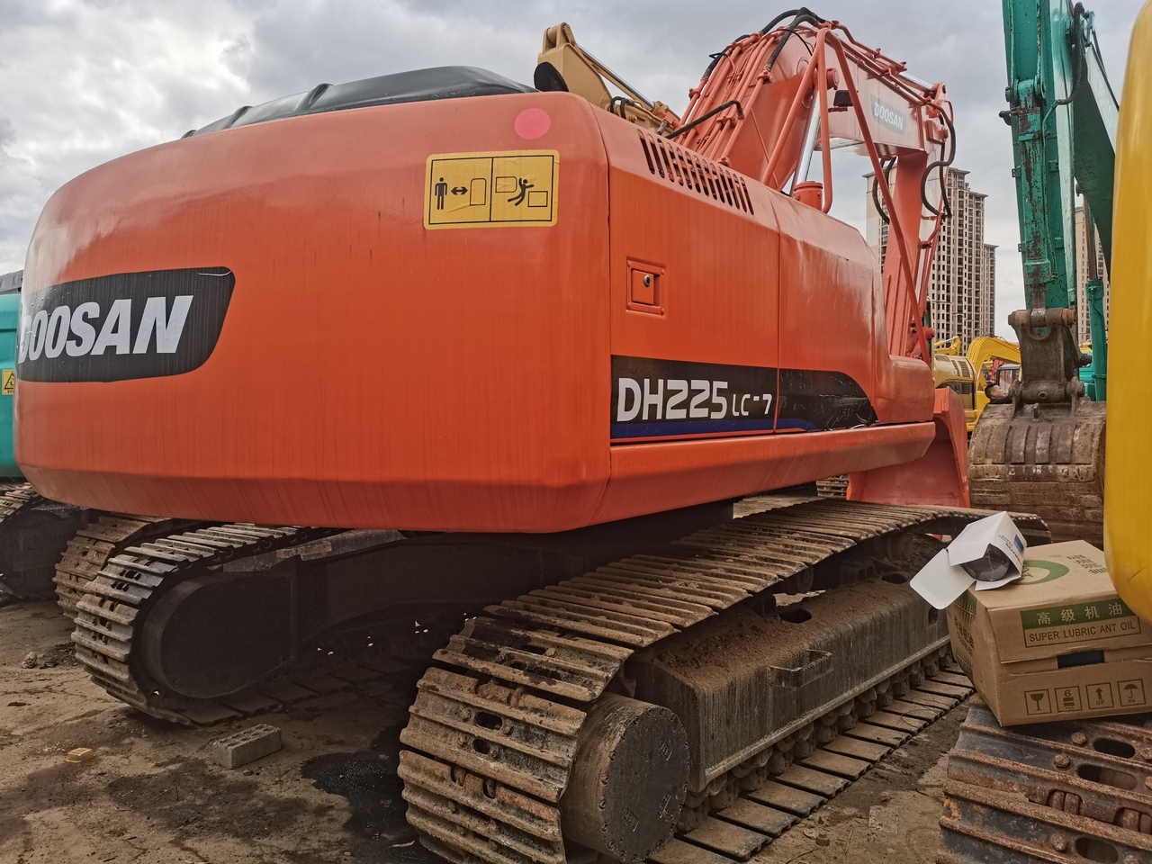 DOOSAN DH225LC-7 - Rupsgraafmachine: afbeelding 1 DOOSAN DH225LC-7 - Rupsgraafmachine: afbeelding 1