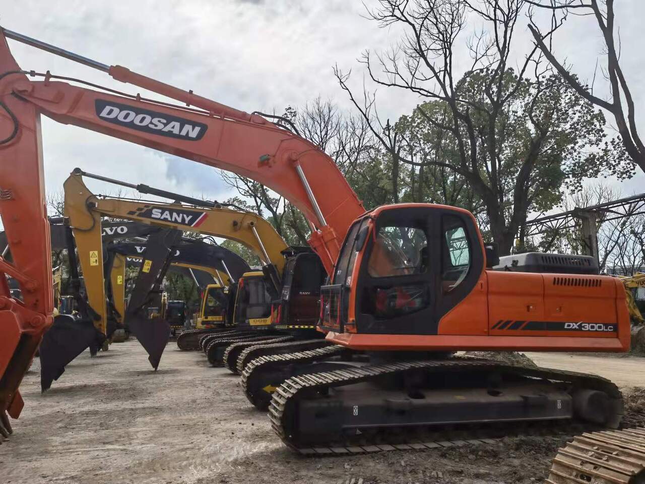 DOOSAN DX300 - Rupsgraafmachine: afbeelding 1 DOOSAN DX300 - Rupsgraafmachine: afbeelding 1