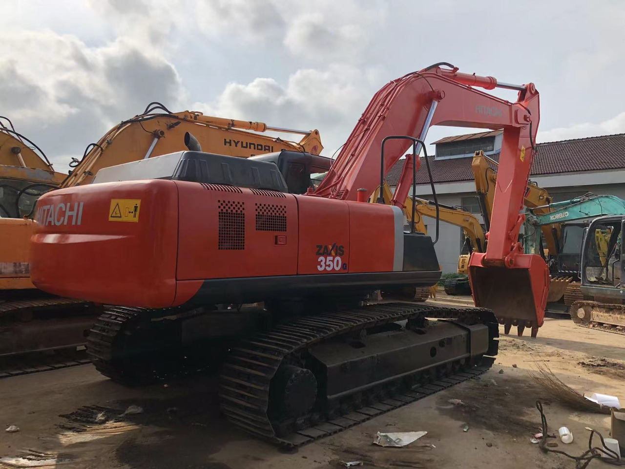 HITACHI ZX350 - Rupsgraafmachine: afbeelding 2 HITACHI ZX350 - Rupsgraafmachine: afbeelding 2