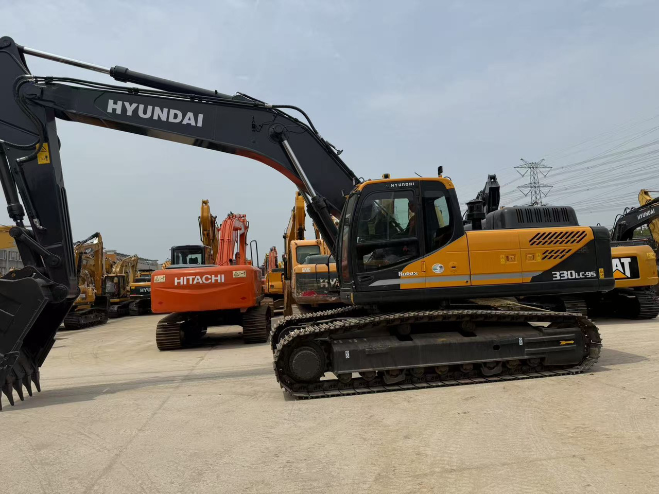 Hyundai R330LC-9S - Rupsgraafmachine: afbeelding 1 Hyundai R330LC-9S - Rupsgraafmachine: afbeelding 1