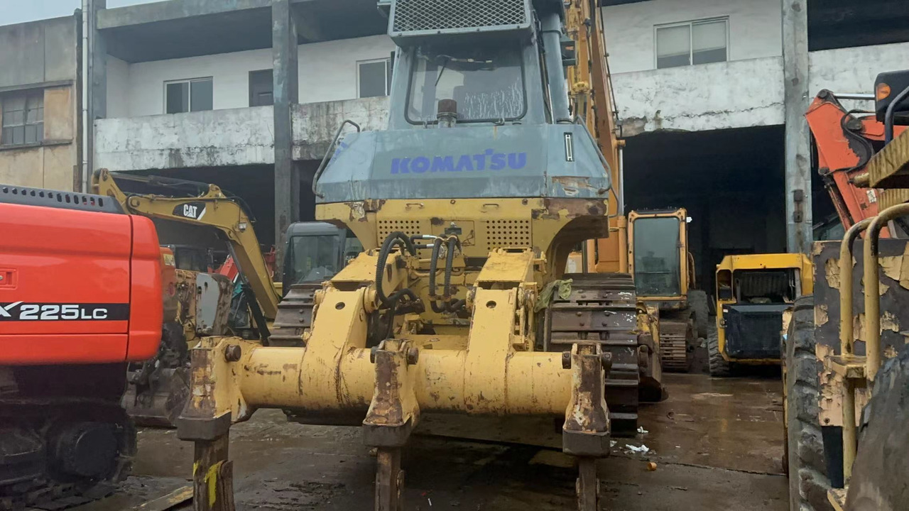 KOMATSU D85 - Bulldozer: afbeelding 2 KOMATSU D85 - Bulldozer: afbeelding 2