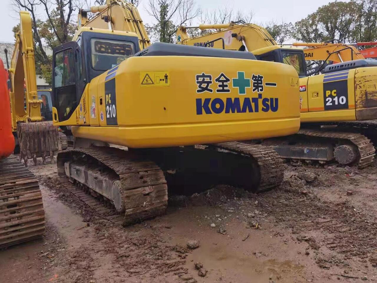 KOMATSU PC210-7 -excavator - Rupsgraafmachine: afbeelding 2 KOMATSU PC210-7 -excavator - Rupsgraafmachine: afbeelding 2