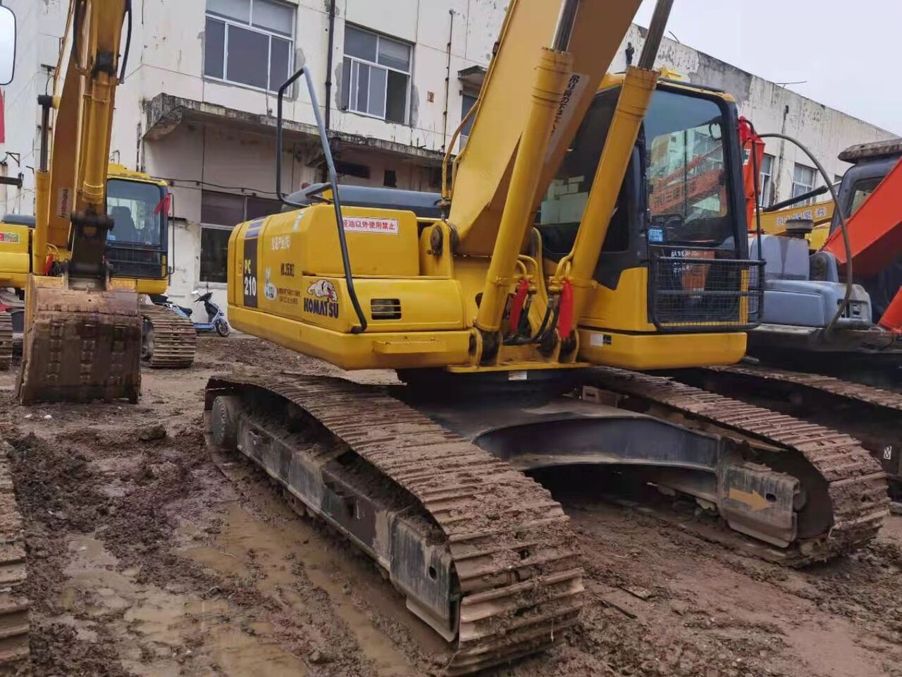 KOMATSU PC210-7 -excavator - Rupsgraafmachine: afbeelding 4 KOMATSU PC210-7 -excavator - Rupsgraafmachine: afbeelding 4