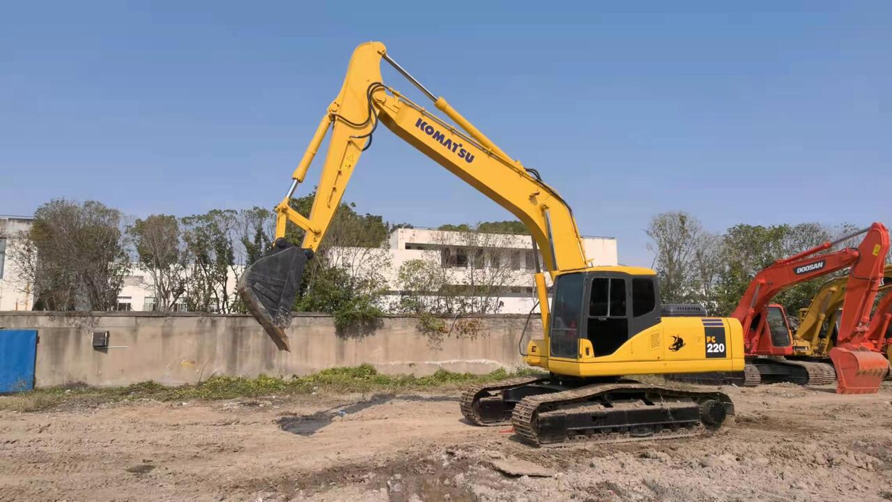 KOMATSU PC220-7 - Rupsgraafmachine: afbeelding 2 KOMATSU PC220-7 - Rupsgraafmachine: afbeelding 2