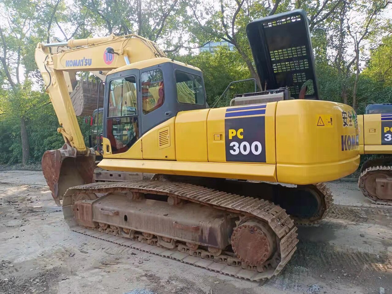 KOMATSU PC300 - Rupsgraafmachine: afbeelding 1 KOMATSU PC300 - Rupsgraafmachine: afbeelding 1