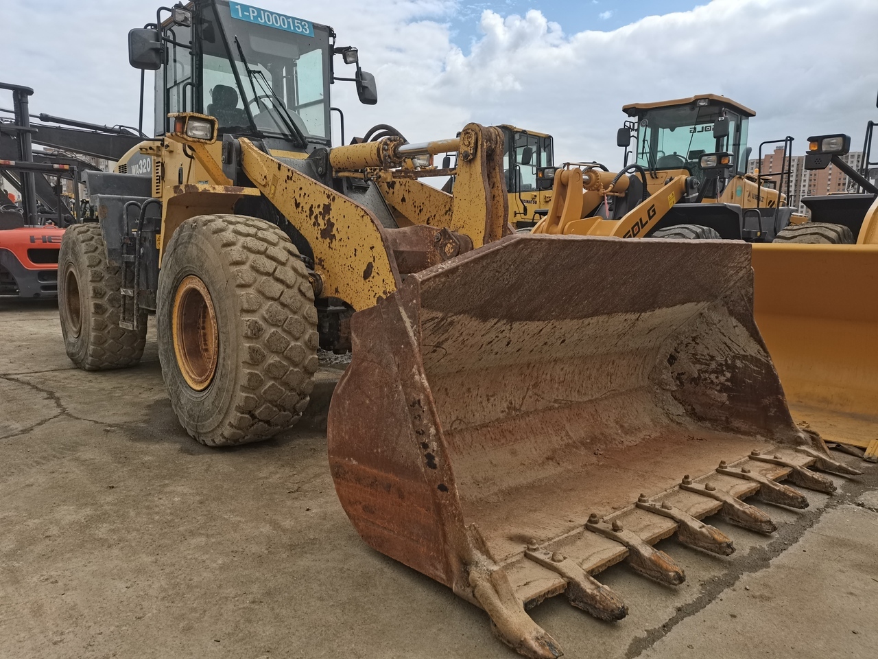 KOMATSU WA320-5 - Wiellader: afbeelding 1 KOMATSU WA320-5 - Wiellader: afbeelding 1