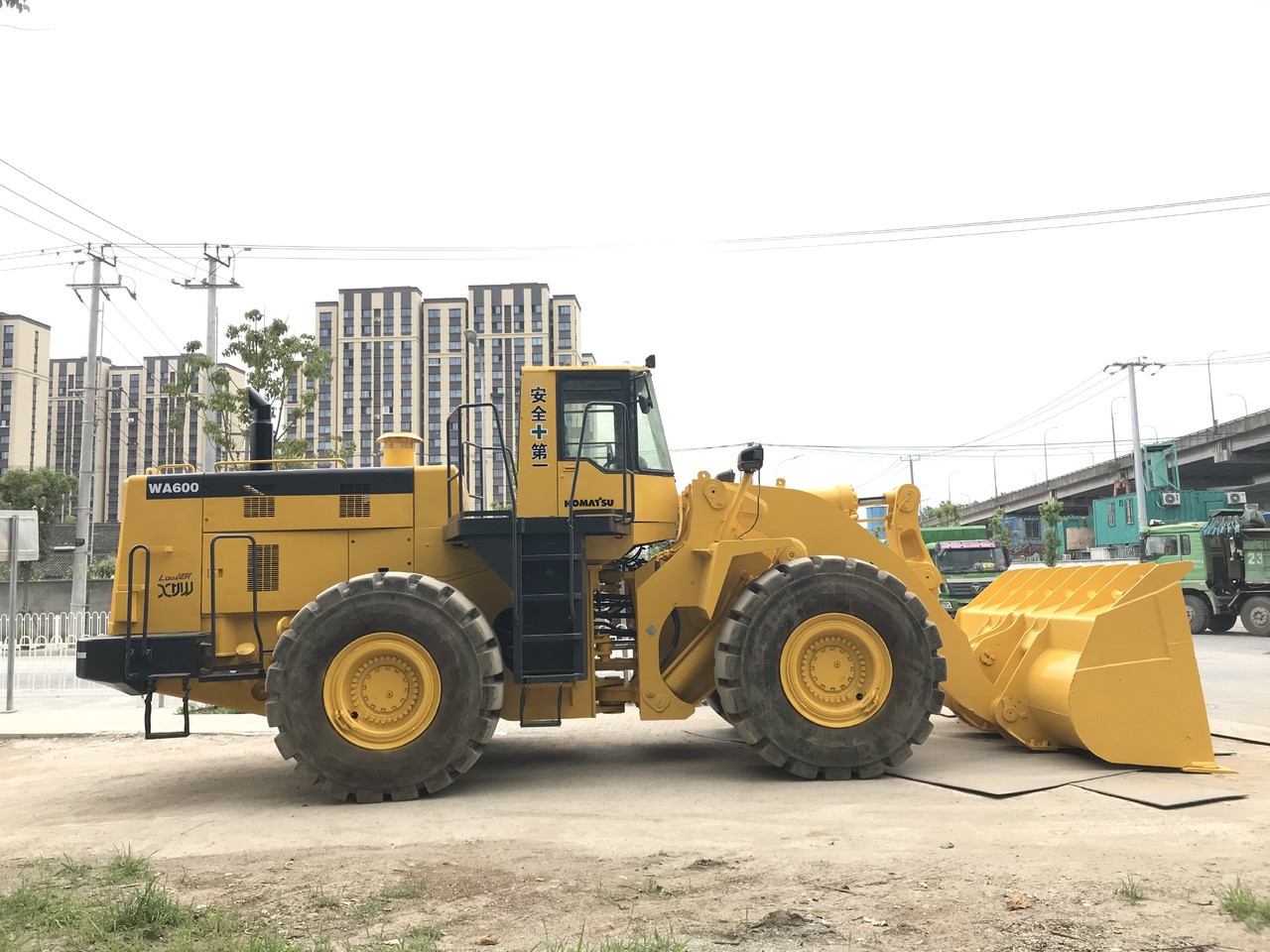 KOMATSU WA600-3 - Wiellader: afbeelding 1 KOMATSU WA600-3 - Wiellader: afbeelding 1