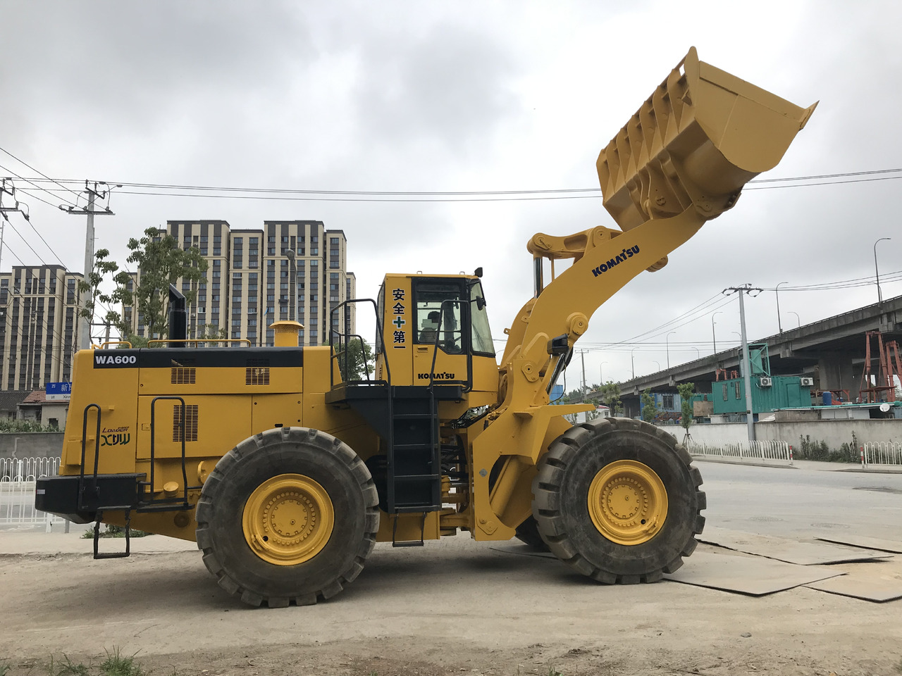 KOMATSU WA600-3 - Wiellader: afbeelding 1 KOMATSU WA600-3 - Wiellader: afbeelding 1