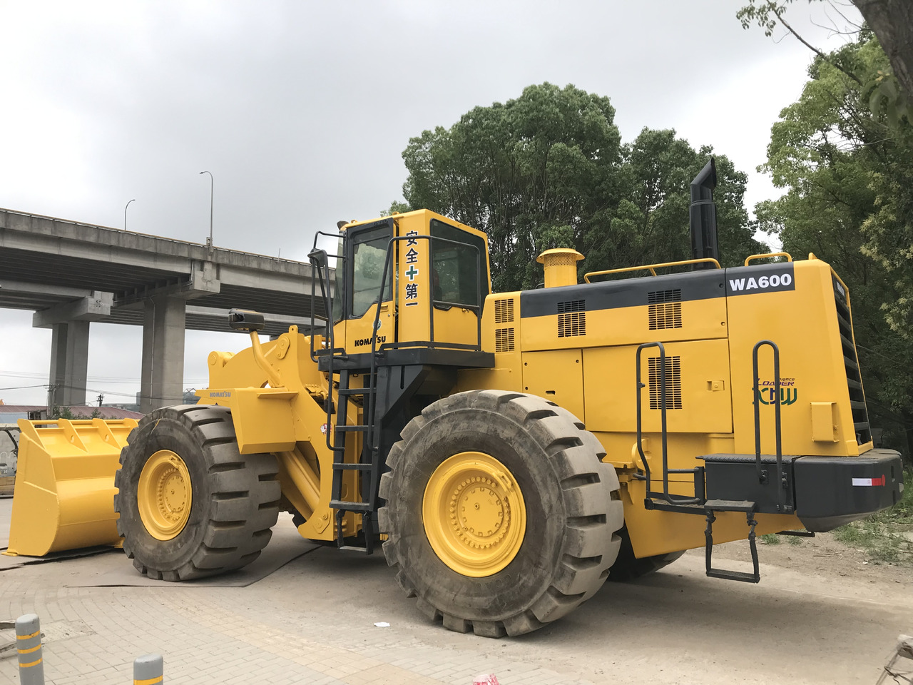 KOMATSU WA600-3 - Wiellader: afbeelding 4 KOMATSU WA600-3 - Wiellader: afbeelding 4
