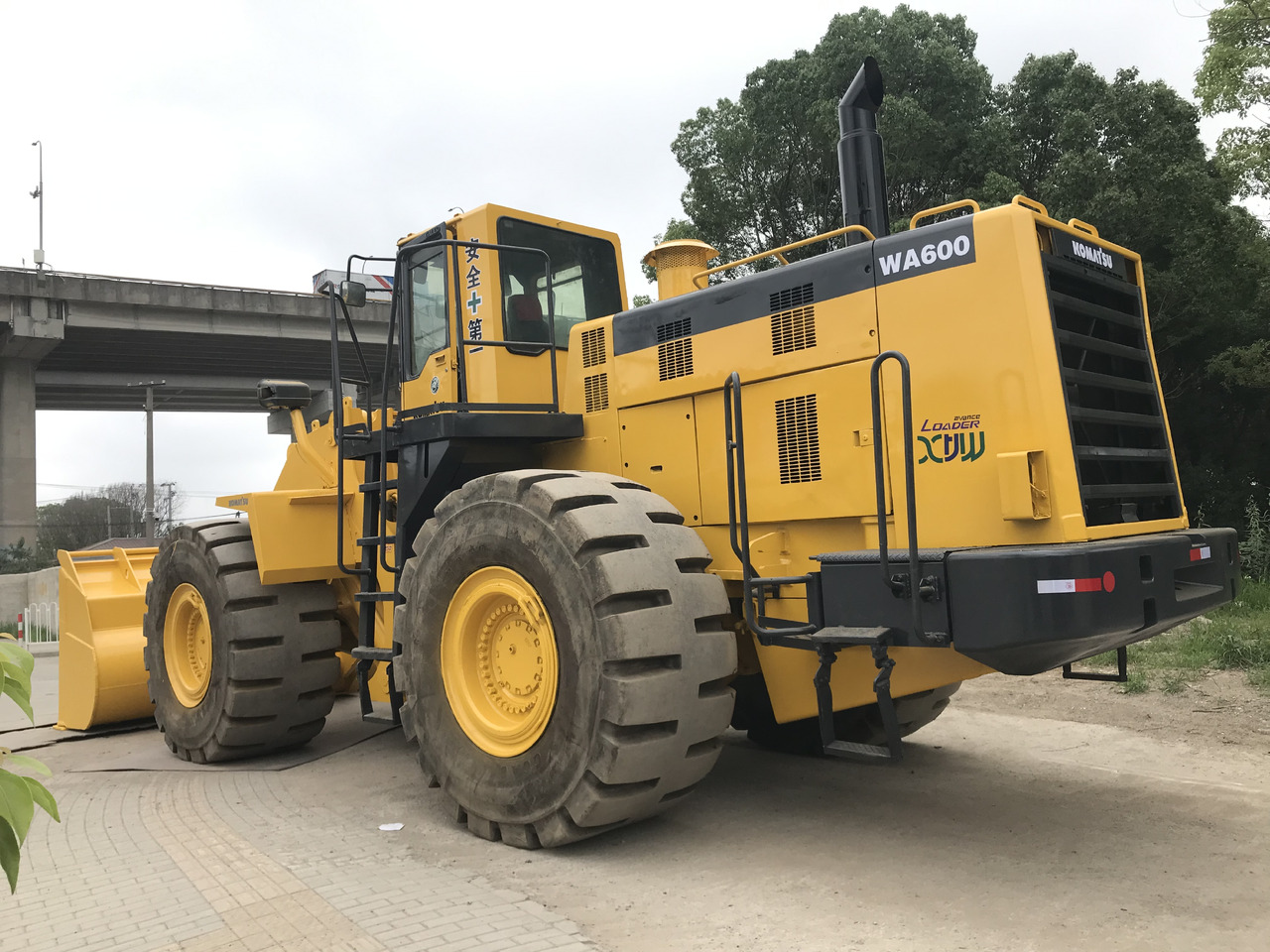 KOMATSU WA600-3 - Wiellader: afbeelding 4 KOMATSU WA600-3 - Wiellader: afbeelding 4