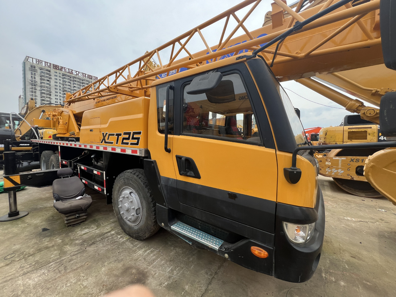 XCMG QY25K - Kraan: afbeelding 2 XCMG QY25K - Kraan: afbeelding 2
