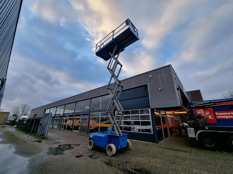 Genie GS GS 2668 Hydraulic platform 10 m - Schaarlift: afbeelding 1 Genie GS GS 2668 Hydraulic platform 10 m - Schaarlift: afbeelding 1