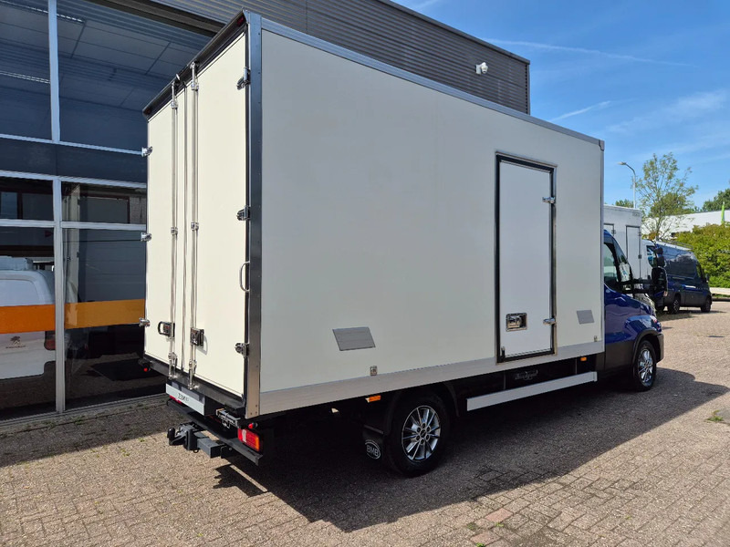 Iveco Daily 35S18 3.0D Koffer/ Xenon/ Airco - Bestelwagen gesloten laadbak: afbeelding 3 Iveco Daily 35S18 3.0D Koffer/ Xenon/ Airco - Bestelwagen gesloten laadbak: afbeelding 3