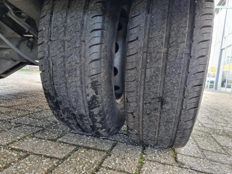 Bestelwagen open laadbak Iveco Daily 70C21 3.0D/ 204PS/ Radstand 475 cm/ Openlaadbak 4m: afbeelding 12 Bestelwagen open laadbak Iveco Daily 70C21 3.0D/ 204PS/ Radstand 475 cm/ Openlaadbak 4m: afbeelding 12