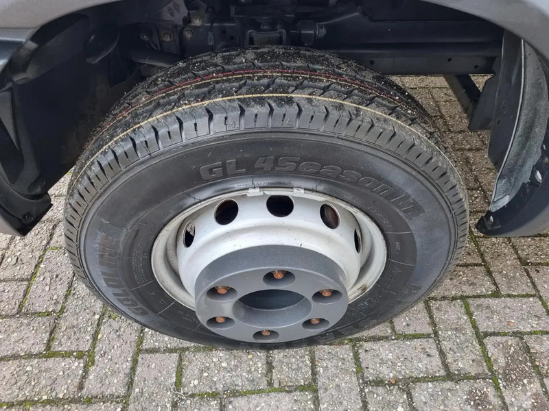 Bestelwagen open laadbak Iveco Daily 70C21 3.0D/ 204PS/ Radstand 475 cm/ Openlaadbak 4m: afbeelding 11 Bestelwagen open laadbak Iveco Daily 70C21 3.0D/ 204PS/ Radstand 475 cm/ Openlaadbak 4m: afbeelding 11