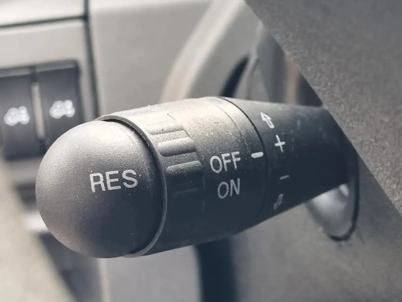 Bestelwagen open laadbak Iveco Daily 70C21 3.0D/ 204PS/ Radstand 475 cm/ Openlaadbak 4m: afbeelding 18 Bestelwagen open laadbak Iveco Daily 70C21 3.0D/ 204PS/ Radstand 475 cm/ Openlaadbak 4m: afbeelding 18