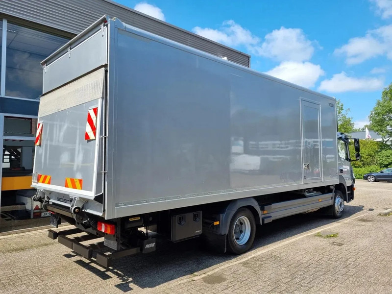 Mercedes-Benz Atego 1218 Koffer/ Ladebordwand/ Airco/ Grau Metallic - Bakwagen: afbeelding 3 Mercedes-Benz Atego 1218 Koffer/ Ladebordwand/ Airco/ Grau Metallic - Bakwagen: afbeelding 3