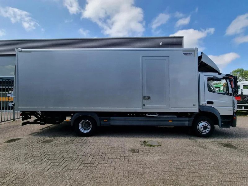Mercedes-Benz Atego 1218 Koffer/ Ladebordwand/ Airco/ Grau Metallic - Bakwagen: afbeelding 2 Mercedes-Benz Atego 1218 Koffer/ Ladebordwand/ Airco/ Grau Metallic - Bakwagen: afbeelding 2
