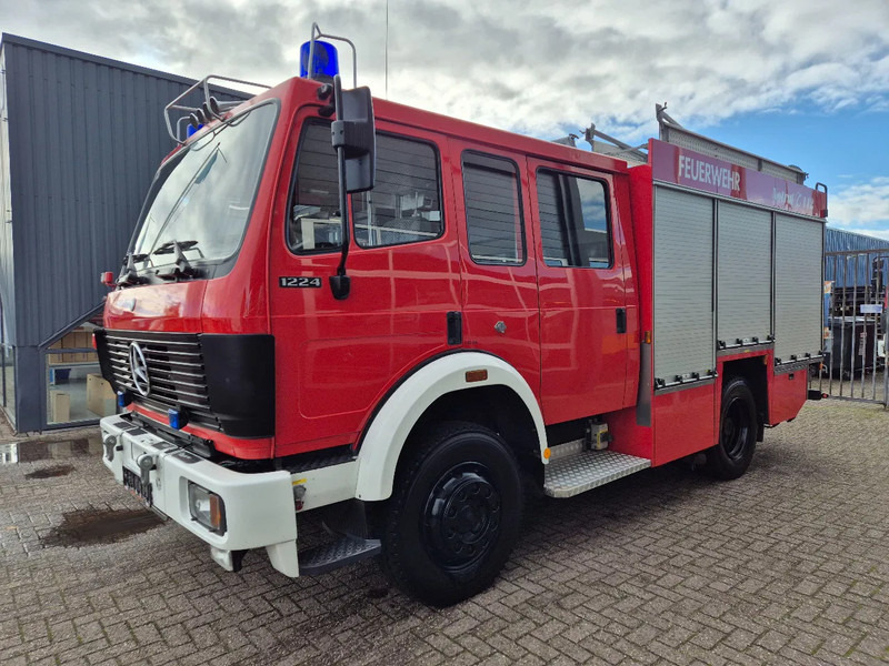 Mercedes-Benz SK 1224 4x4 FIRETRUCK/ FEUERWEHR/ 2400L TANK/ EXPEDITION - Brandweerwagen: afbeelding 5 Mercedes-Benz SK 1224 4x4 FIRETRUCK/ FEUERWEHR/ 2400L TANK/ EXPEDITION - Brandweerwagen: afbeelding 5