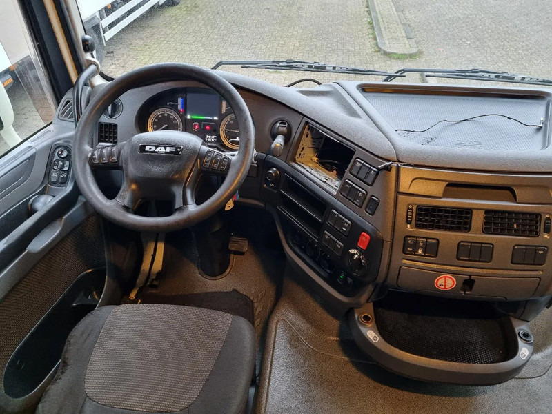 Interieur foto 1: Trekker DAF XF 106.440 EURO 6/ Intarder/ Webasto/ ADR / Klima