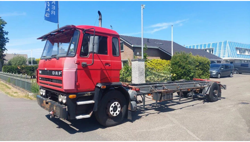 DAF 1900 4X2 HOLLAND TUCK FULL STEEL SUSPENSION MANUAL GEARBOX - Chassis vrachtwagen: afbeelding 1 DAF 1900 4X2 HOLLAND TUCK FULL STEEL SUSPENSION MANUAL GEARBOX - Chassis vrachtwagen: afbeelding 1