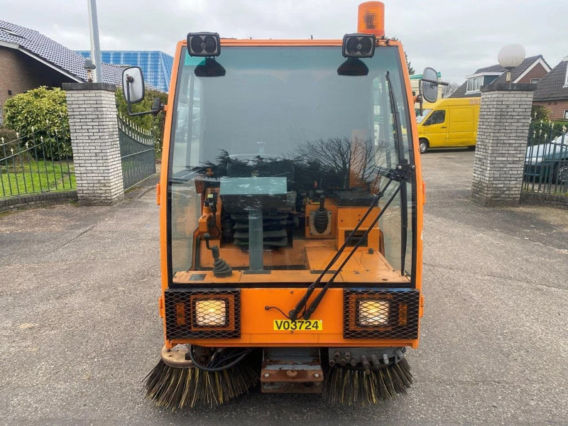 Nilfisk MFH2200 SWEEPER MFH 2200 CLEANER - Industriële veegmachine: afbeelding 2 Nilfisk MFH2200 SWEEPER MFH 2200 CLEANER - Industriële veegmachine: afbeelding 2