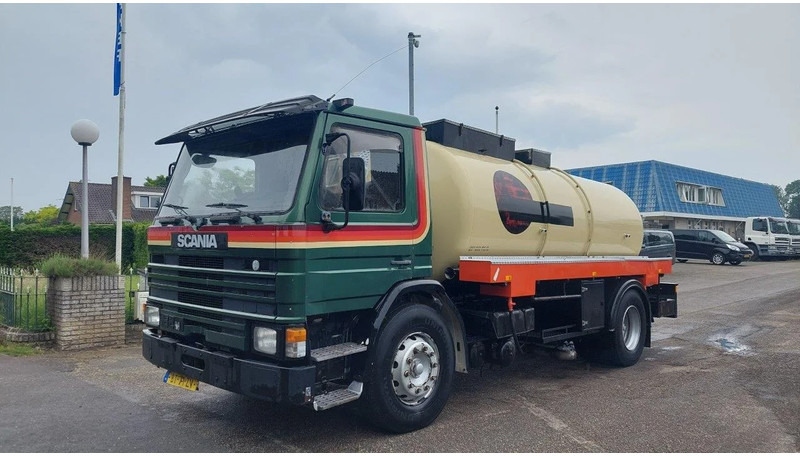 Scania P82 4x2 Tank - Tankwagen: afbeelding 1 Scania P82 4x2 Tank - Tankwagen: afbeelding 1